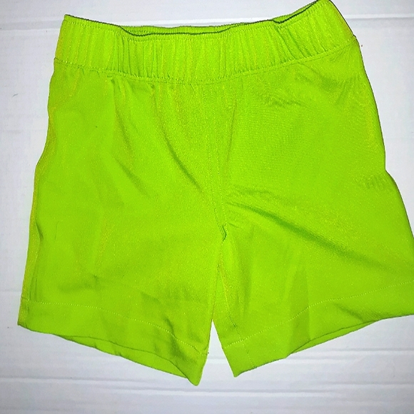 NEW- Boys 2pc Rashguard / Swimming trunks/Shorts - Picture 14 of 14